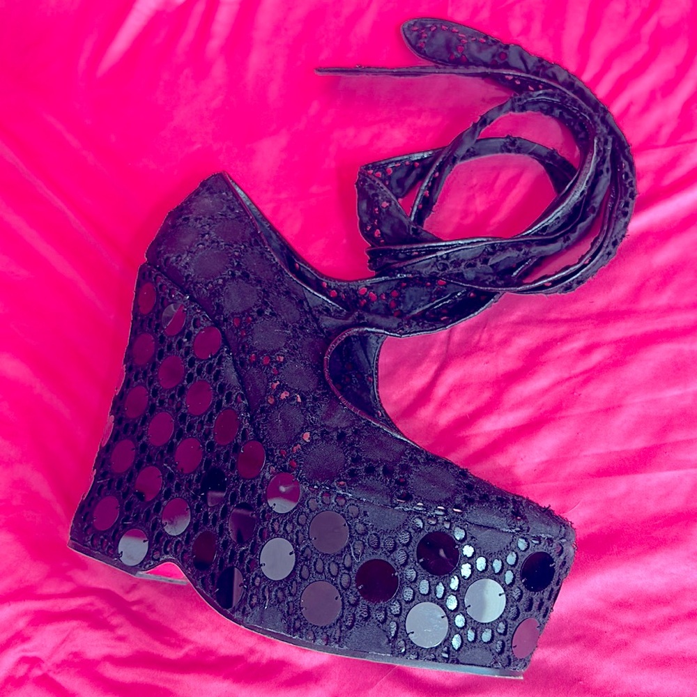 Vintage Betsey Johnson lace up, platform heels black.
